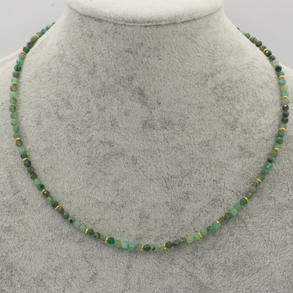 Kette mit facettierten Smaragd Perlen 3,5 mm facettiert, vergoldeten Verzierungen 42 - 47 cm